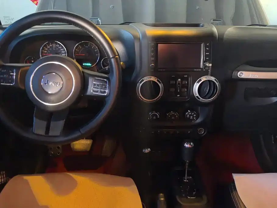 Jeep Wrangler — миниатюра 12