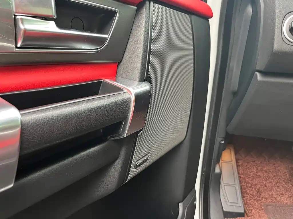 Land Rover Discovery 2016 3.0 SC SE
