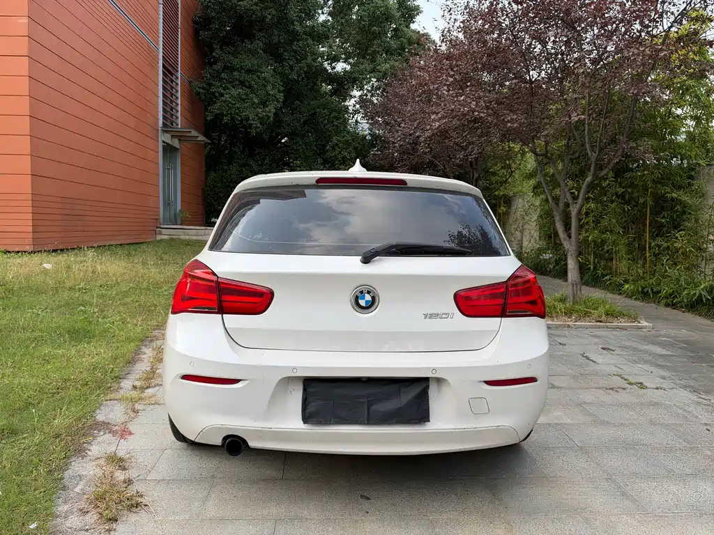 BMW 1 Series (Import) — миниатюра 6