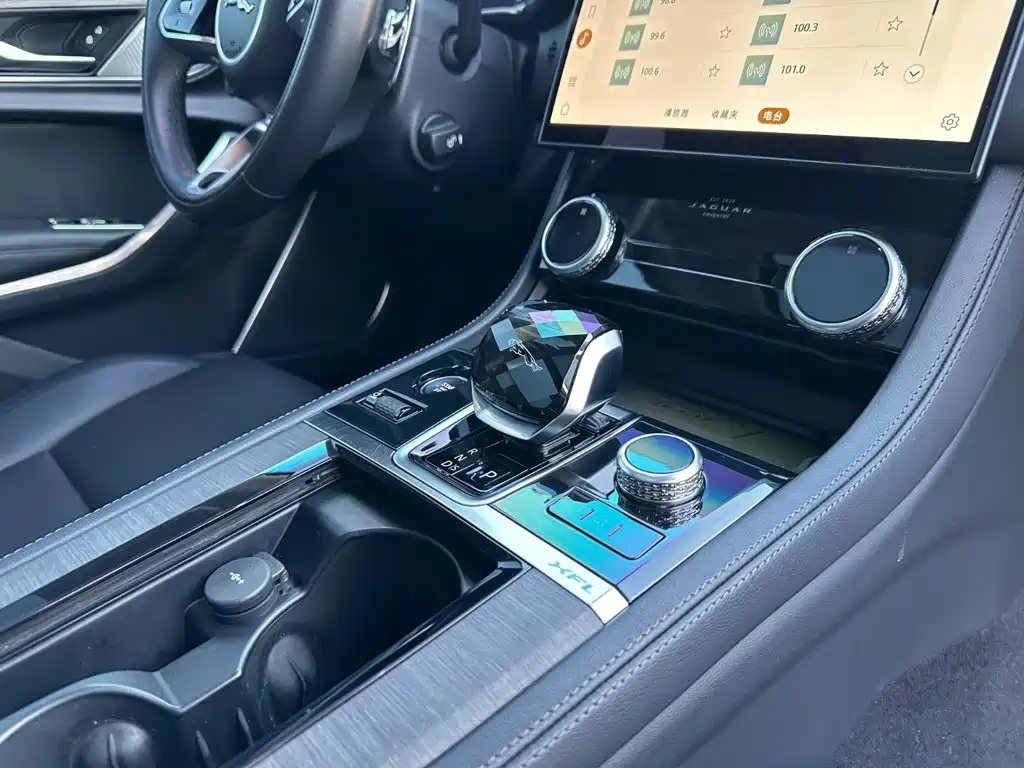 Jaguar XFL — миниатюра 18