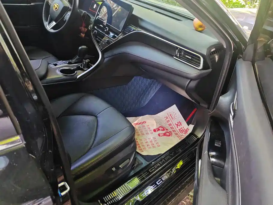 Toyota Camry — миниатюра 8