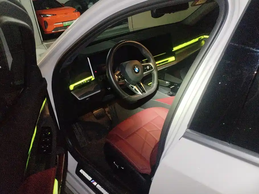 BMW 5 Series — миниатюра 9