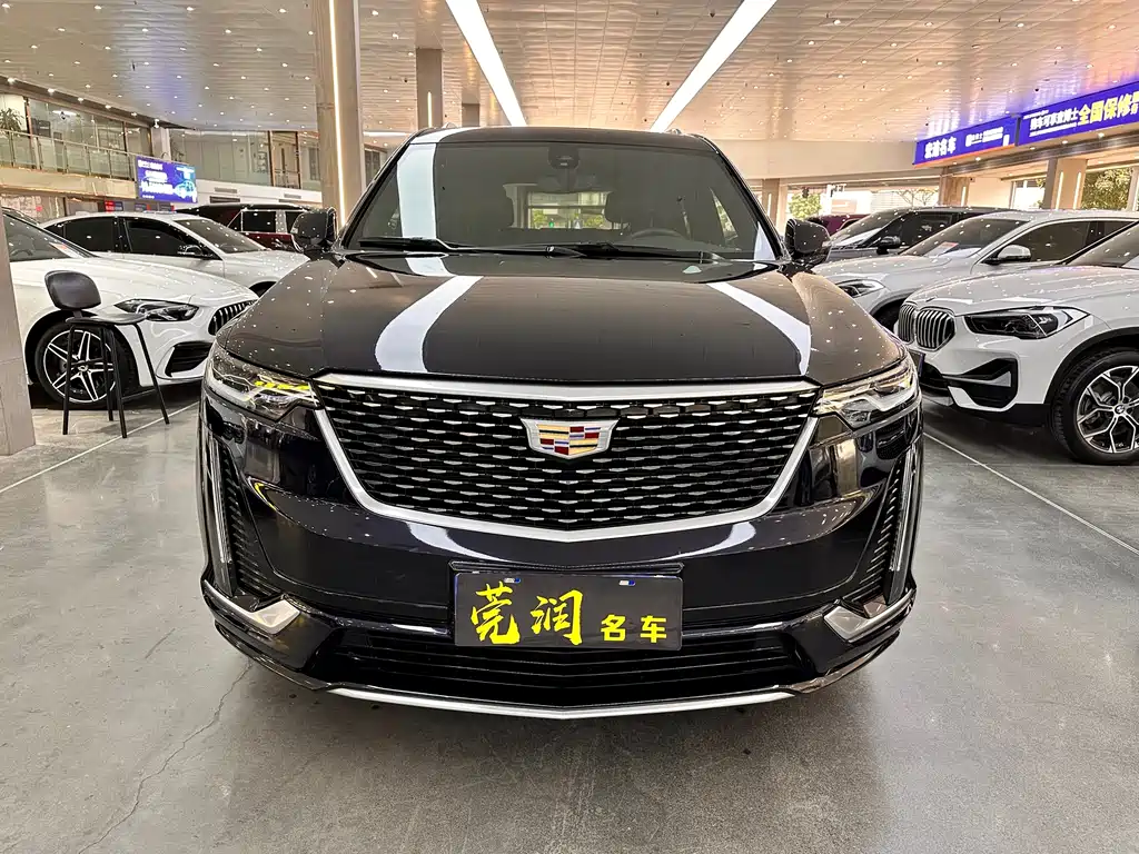Cadillac XT6 2020 28T мест