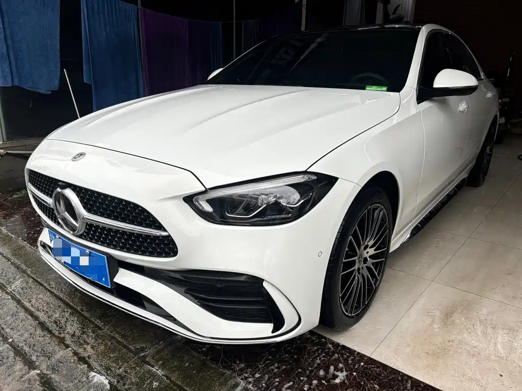 Mercedes-Benz C-Class 2024