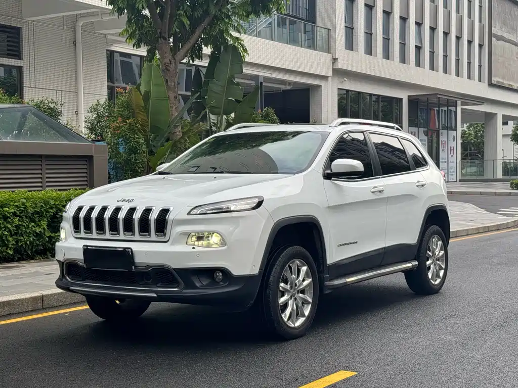Jeep Cherokee (Import)