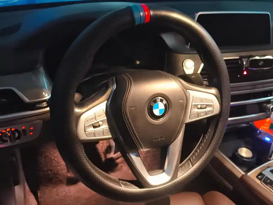 BMW 7 Series — миниатюра 15