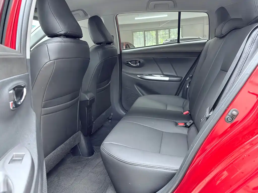 Toyota Yaris L — миниатюра 4