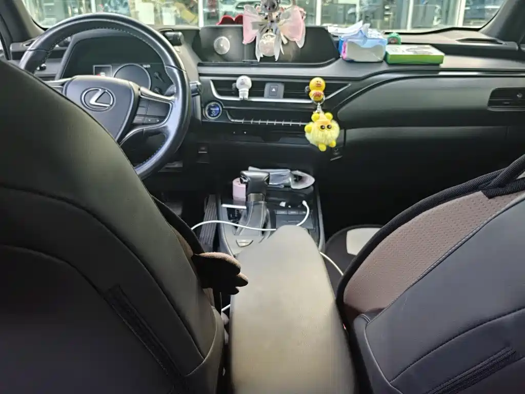 Lexus UX — миниатюра 9
