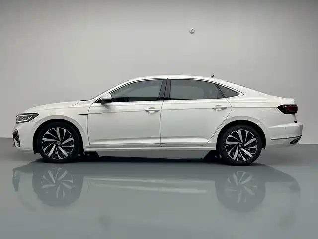Volkswagen Passat — миниатюра 10