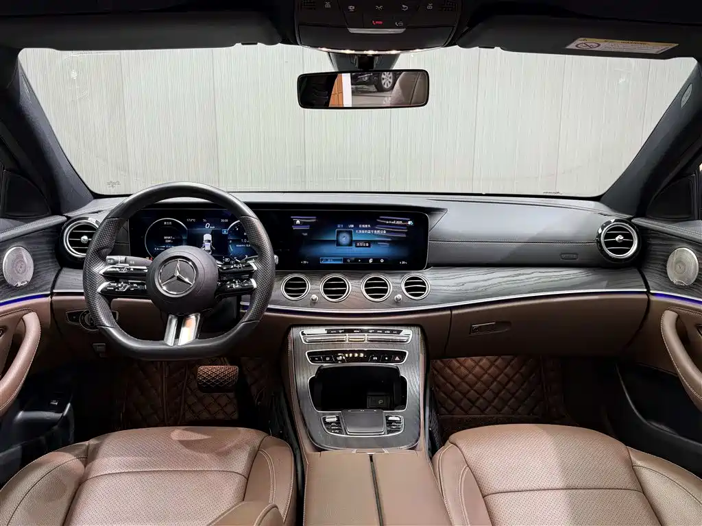 Mercedes-Benz E-Class — миниатюра 8