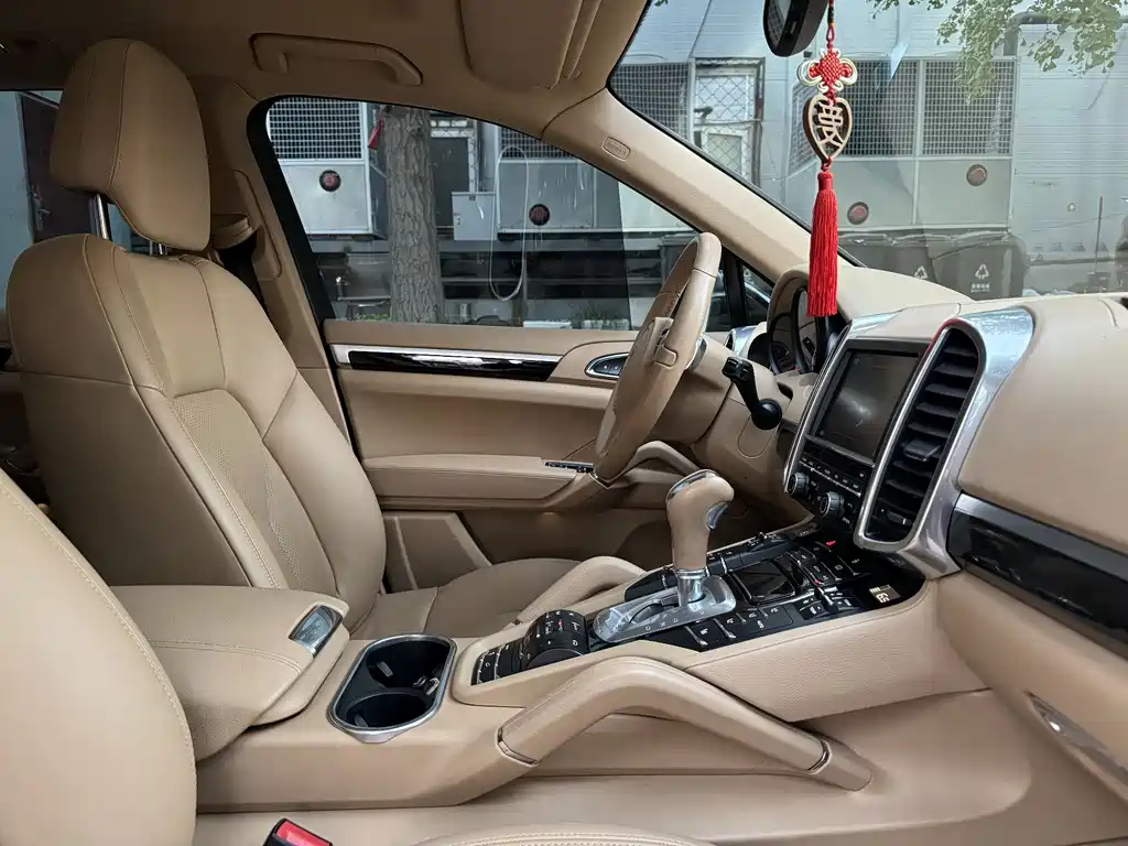Porsche Cayenne — миниатюра 19