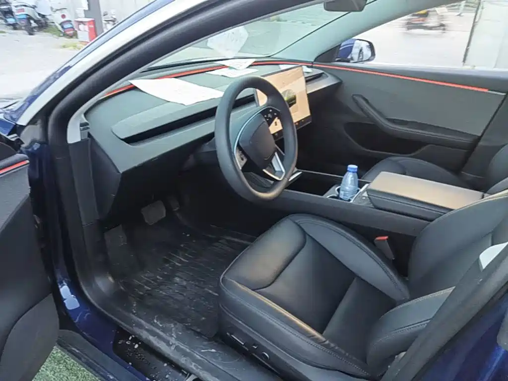 Tesla Model 3 — миниатюра 16