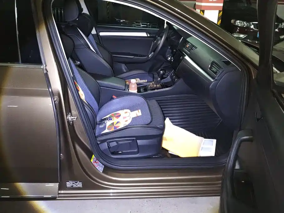 Skoda Superb — миниатюра 8