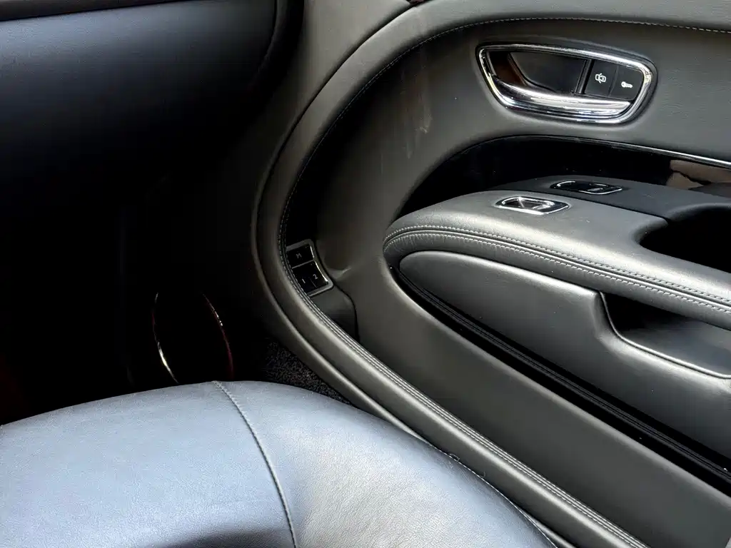 Bentley Mulsanne — миниатюра 22