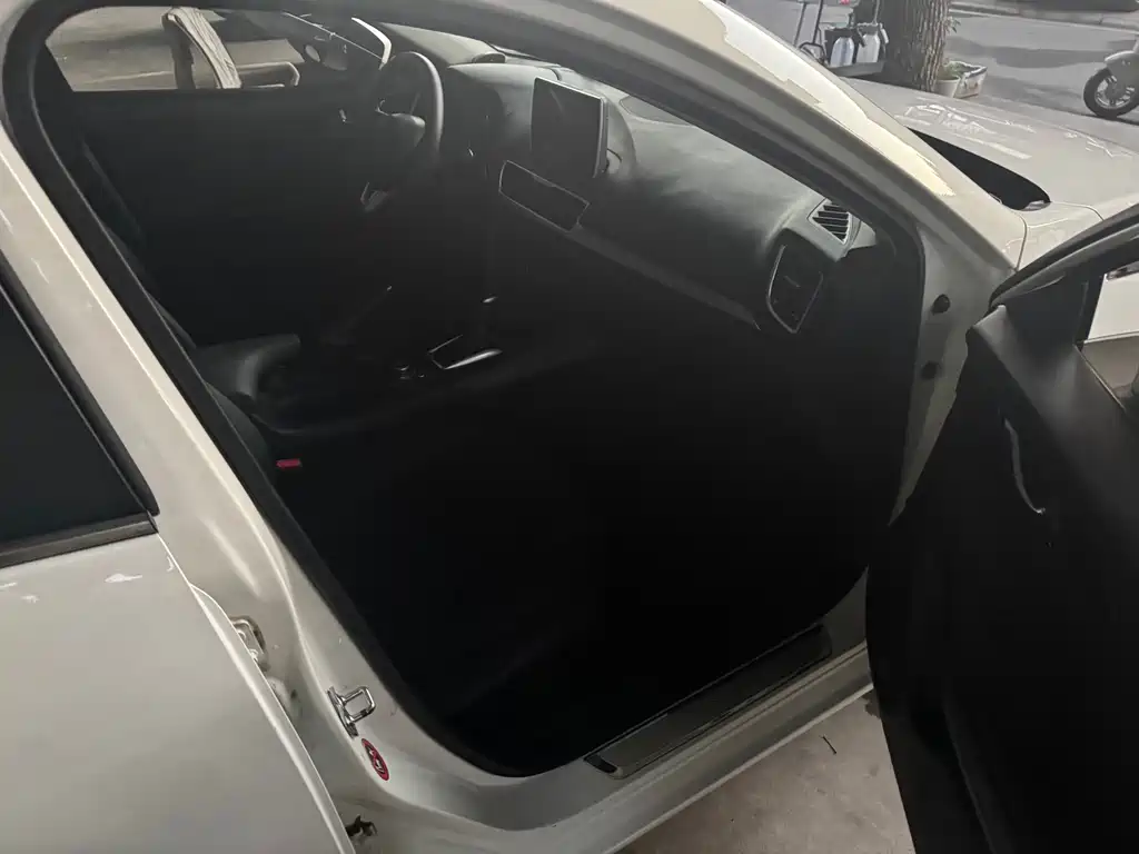 Mazda 3 Axela — миниатюра 8