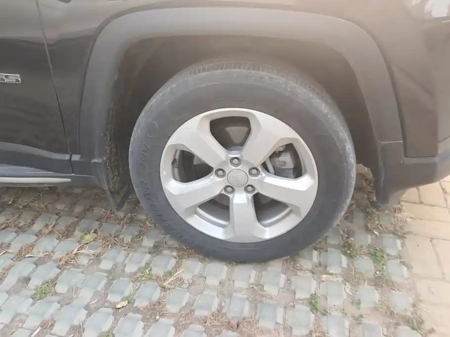 Jeep Compass — миниатюра 6