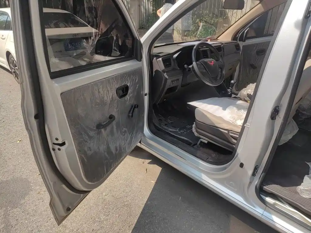 Wuling Hongguang V — миниатюра 17