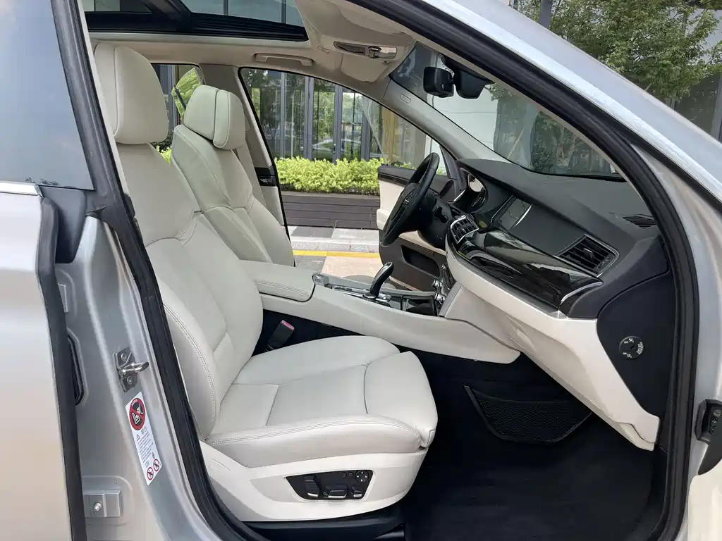 BMW 5 Series GT — миниатюра 7