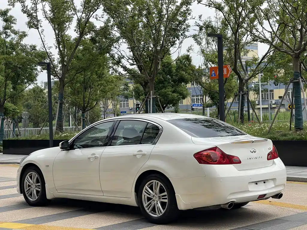 Infiniti G — миниатюра 5