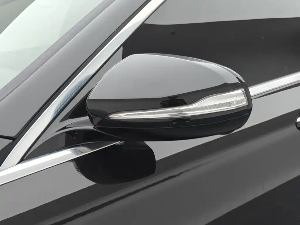 Mercedes-Benz E-Class — миниатюра 18