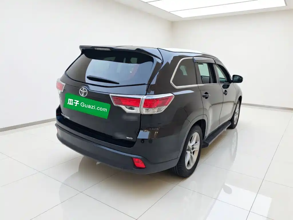 Toyota Highlander — миниатюра 6
