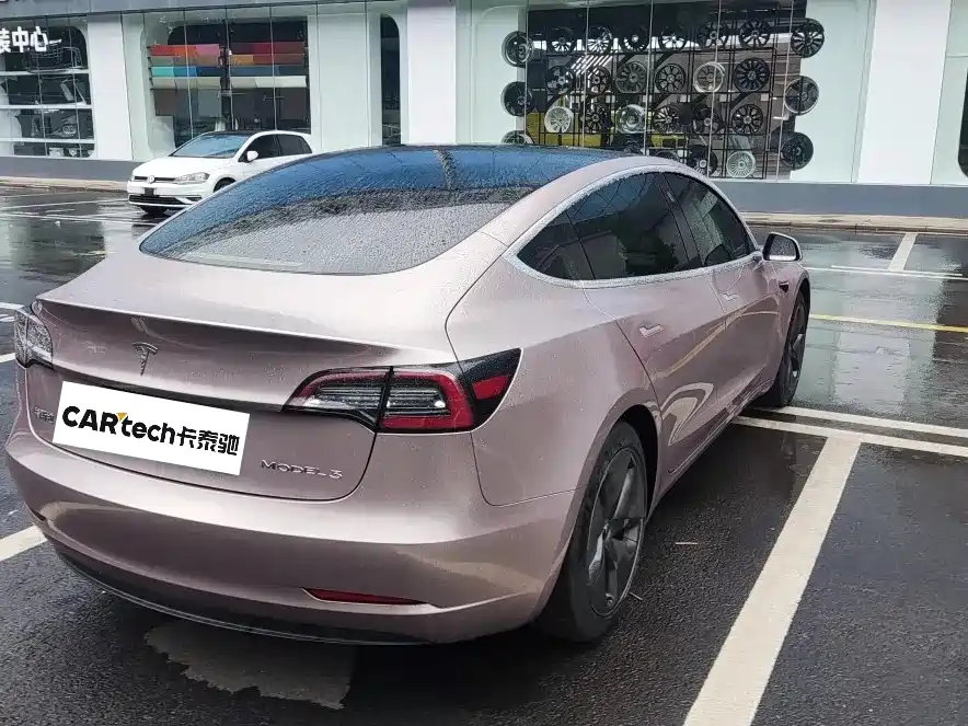 Tesla Model 3 — миниатюра 5