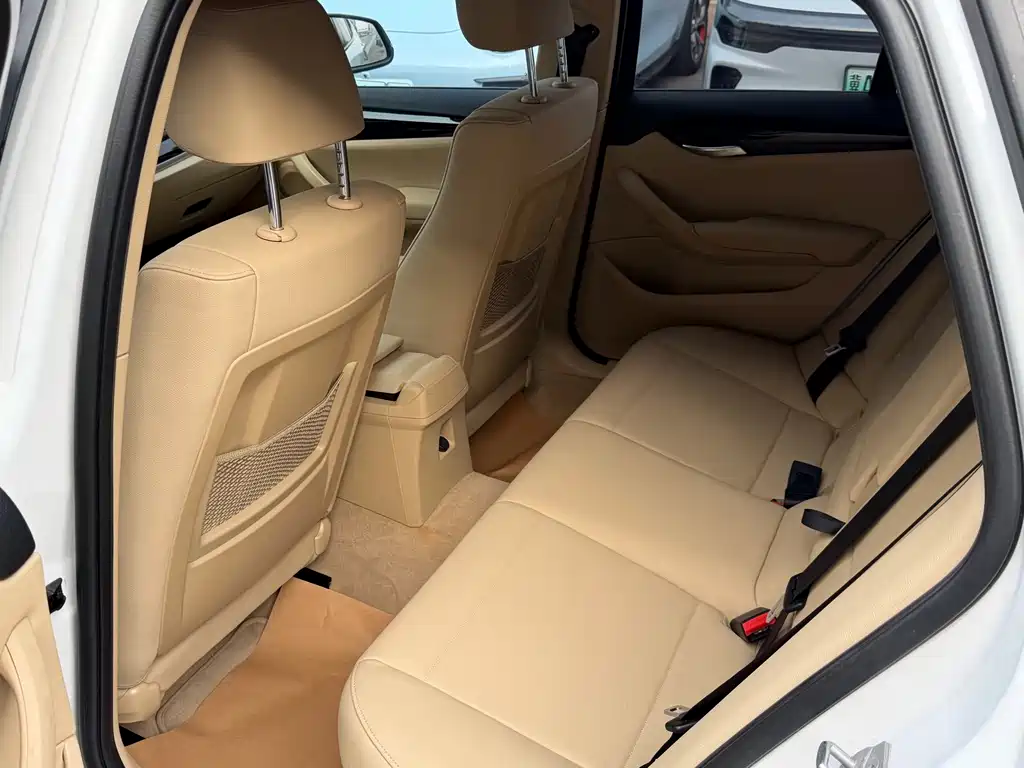BMW X1 — миниатюра 10