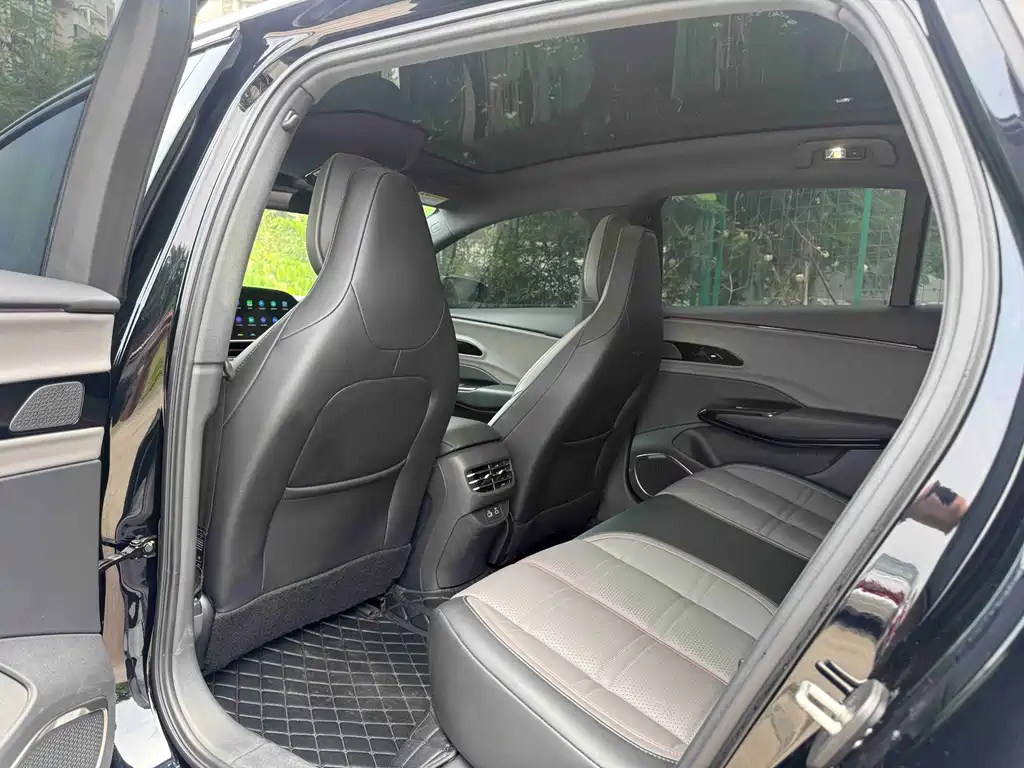 Hongqi Hongqi EH7 — миниатюра 6
