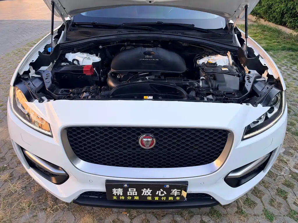 Jaguar F-PACE — миниатюра 10