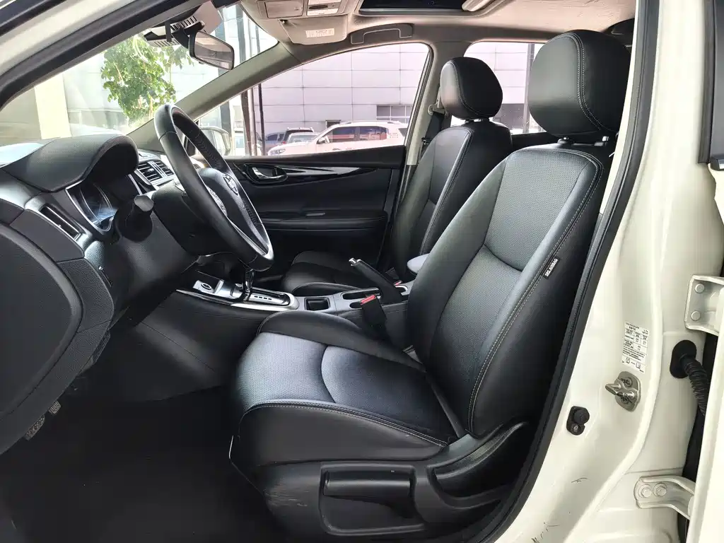 Nissan Tiida — миниатюра 6