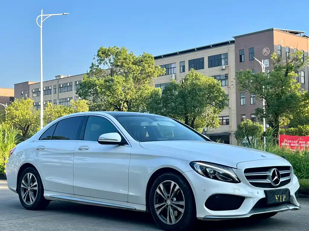 Mercedes-Benz C-Class — миниатюра 3