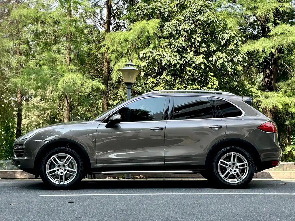 Porsche Cayenne 2014 Cayenne Platinum Edition 3.0T