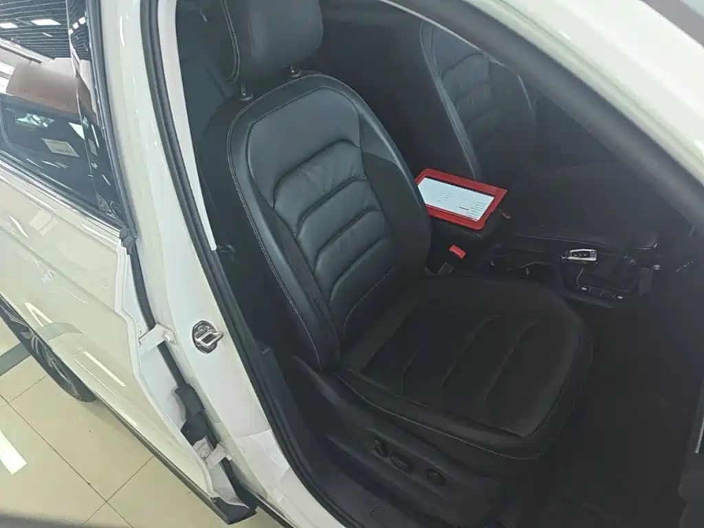 Volkswagen Tiguan L — миниатюра 25