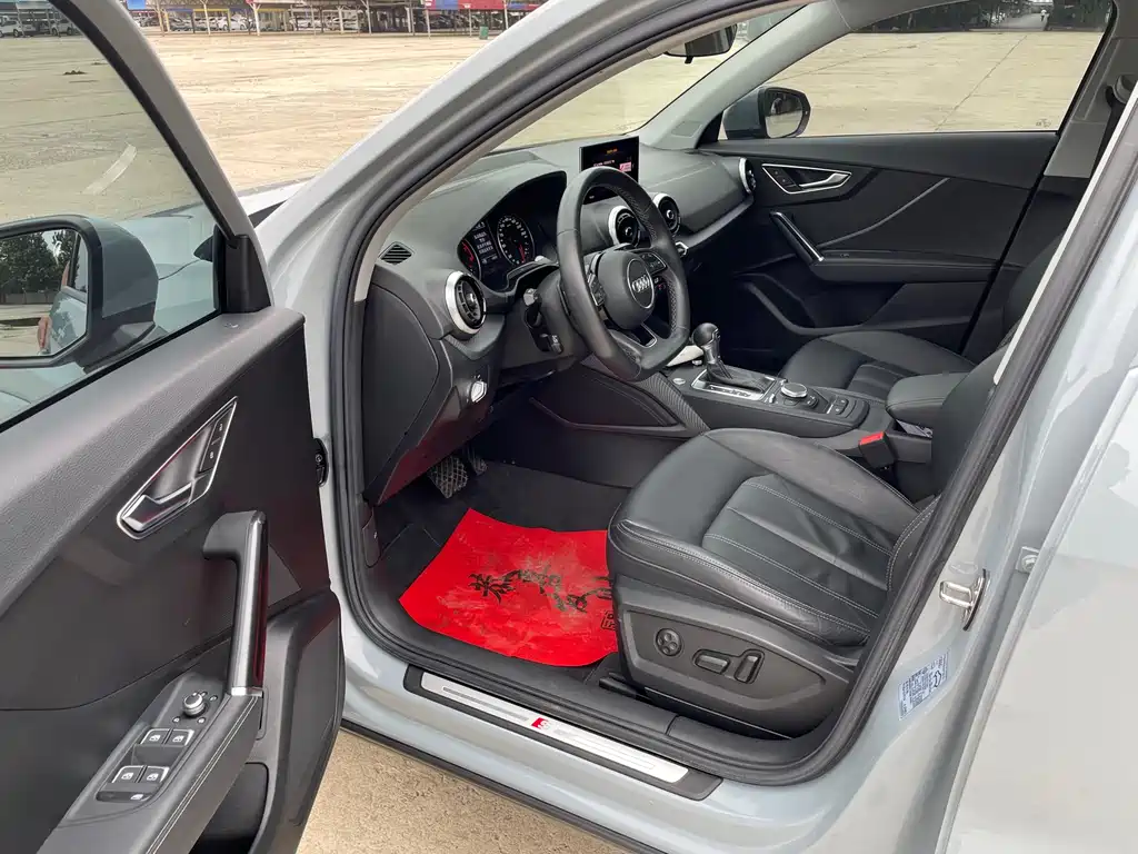 Audi Q2L 2022 35 TFSI Fashion