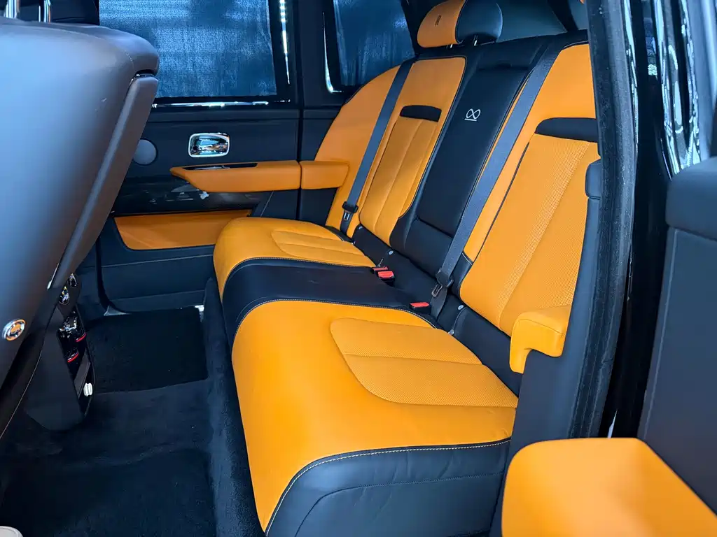 Rolls-Royce Cullinan — миниатюра 9