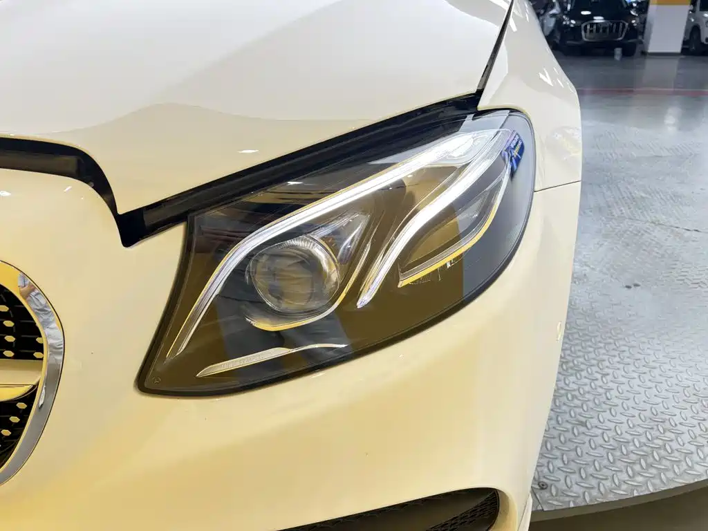 Mercedes-Benz E-Class (Import) — миниатюра 8