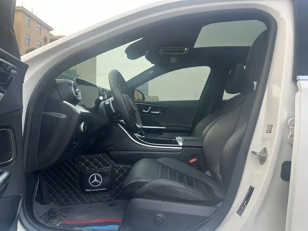 Mercedes-Benz C-Class — миниатюра 4