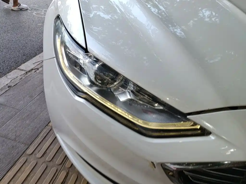 Ford Mondeo — миниатюра 7