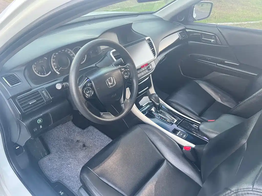 Honda Accord — миниатюра 9