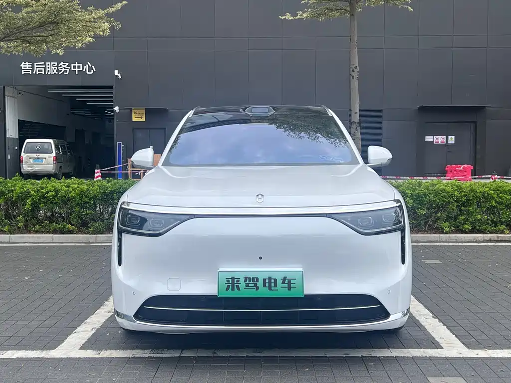 Aito M8 2025 Max+ 53.4kWh 5 мест (192 ）