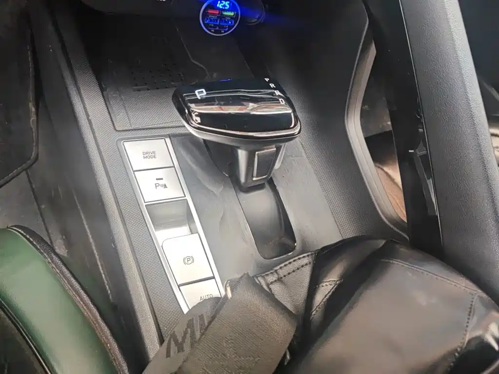 Hyundai Elantra — миниатюра 10