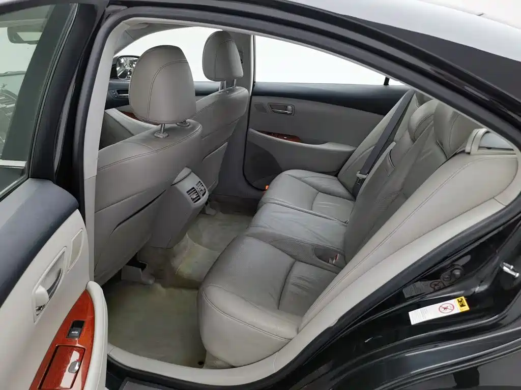 Lexus ES — миниатюра 15