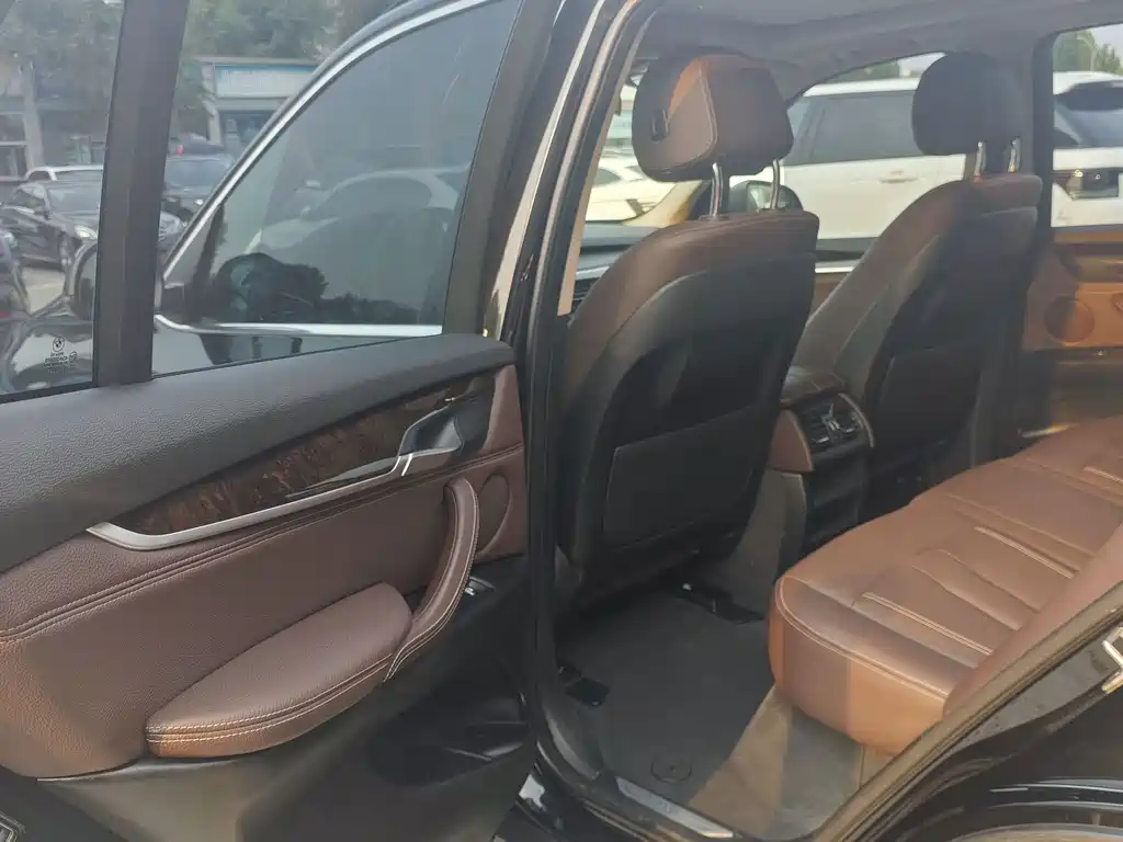BMW X5 (Import) — миниатюра 13