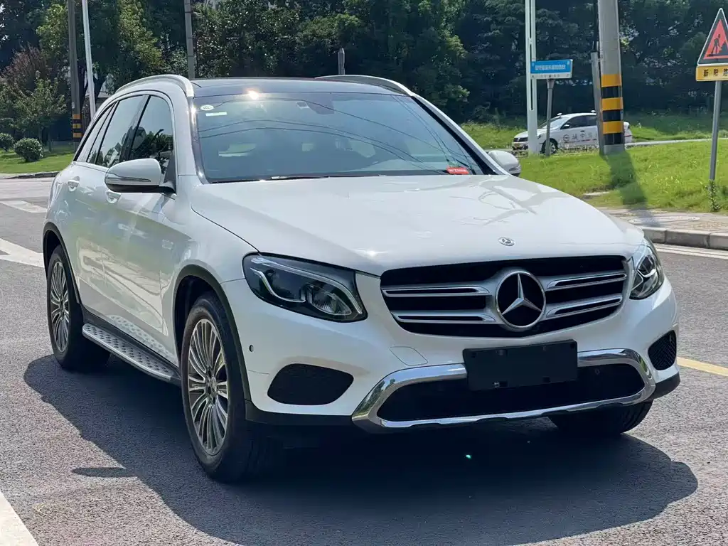 MERCEDES-BENZ GLC