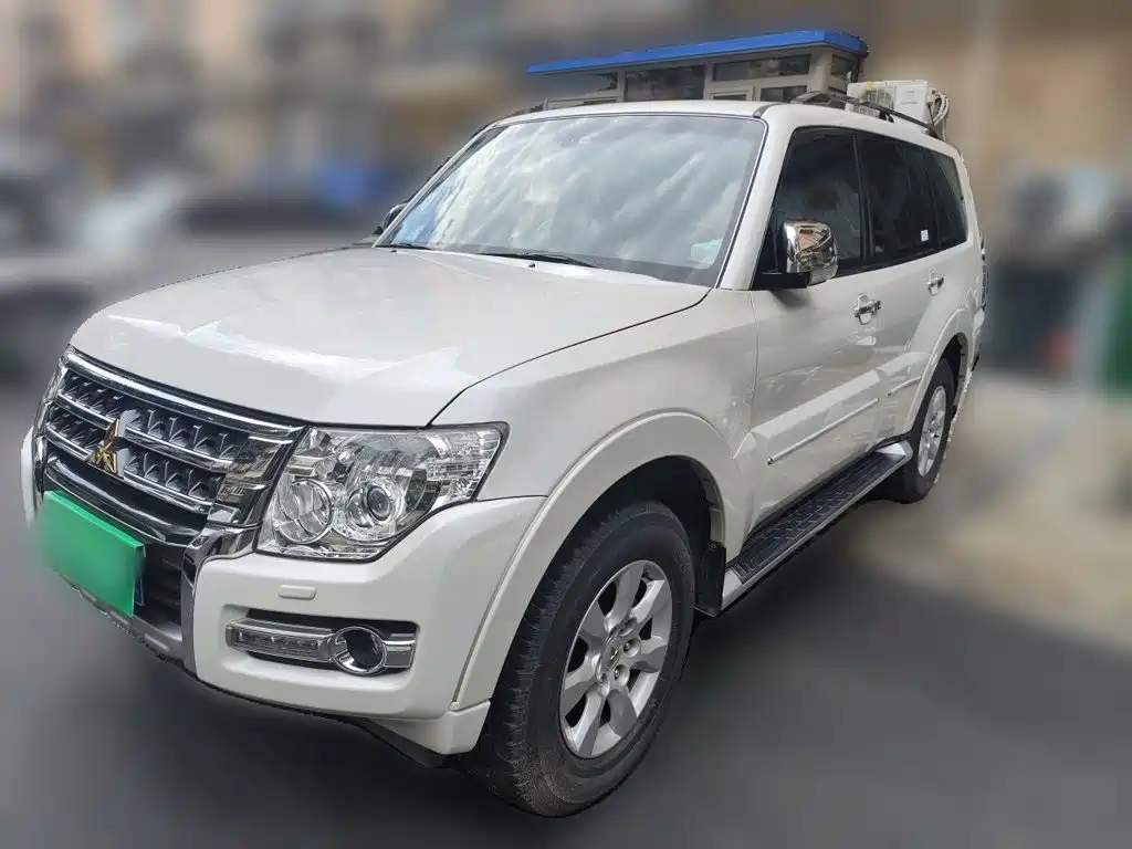 Mitsubishi Pajero (Import) — миниатюра 2