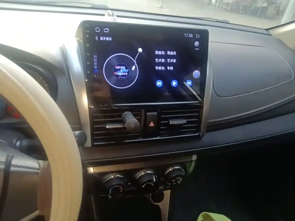 Toyota Yaris L — миниатюра 13