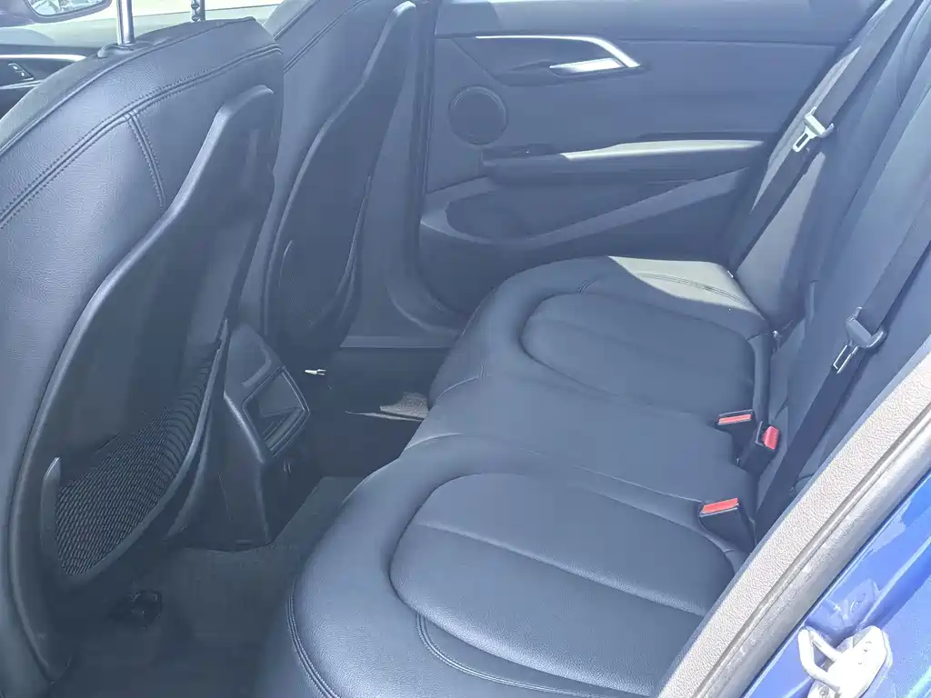 BMW 1 Series - фото 8