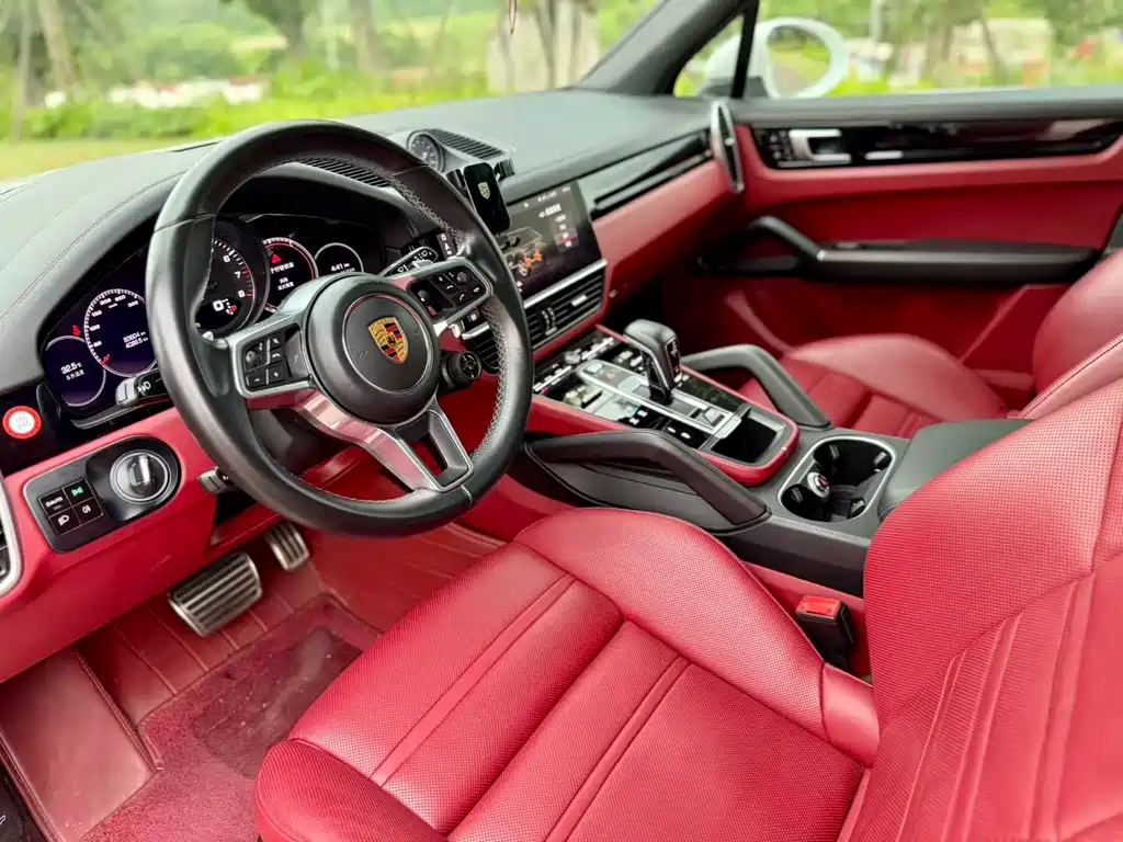 Porsche Cayenne — миниатюра 10