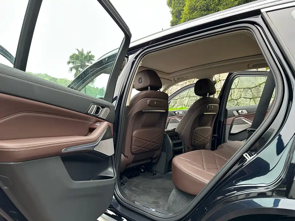 BMW X5 2025 xDrive 30Li Premium M Sport