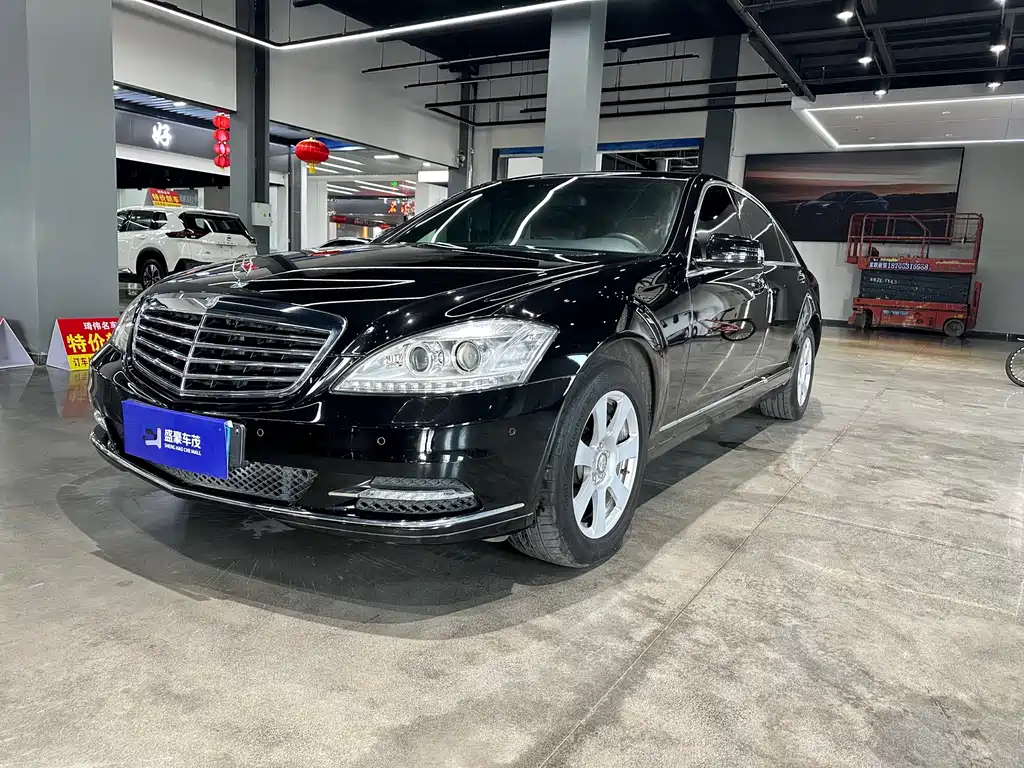 Mercedes-Benz S-Class 2012